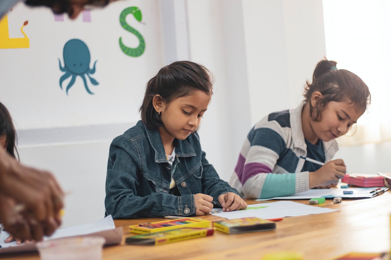 two-girls-doing-school-works-1720186.jpg two-girls-doing-school-works-1720186.jpg